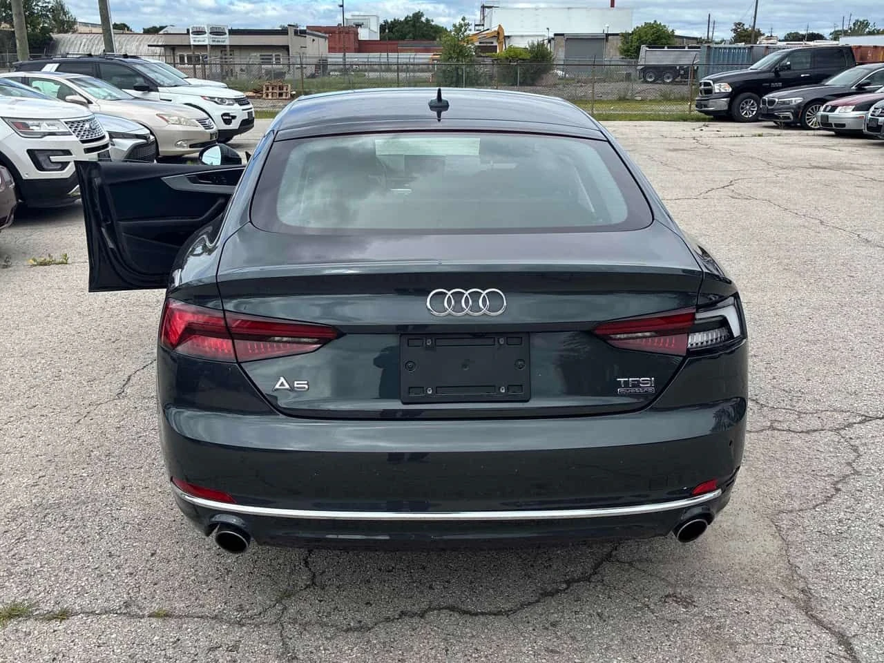 Audi A5 Technik | CARFAX | АВТОКРЕДИТ БЕЗ ПЪРВОНАЧАЛНА, снимка 5 - Автомобили и джипове - 55396718