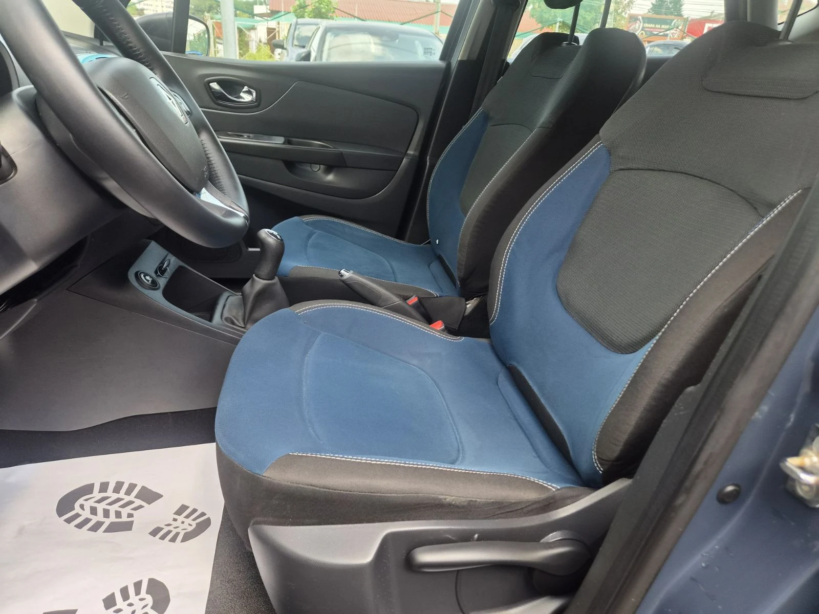 Renault Captur 1.5D-90кс, снимка 7 - Автомобили и джипове - 55667584