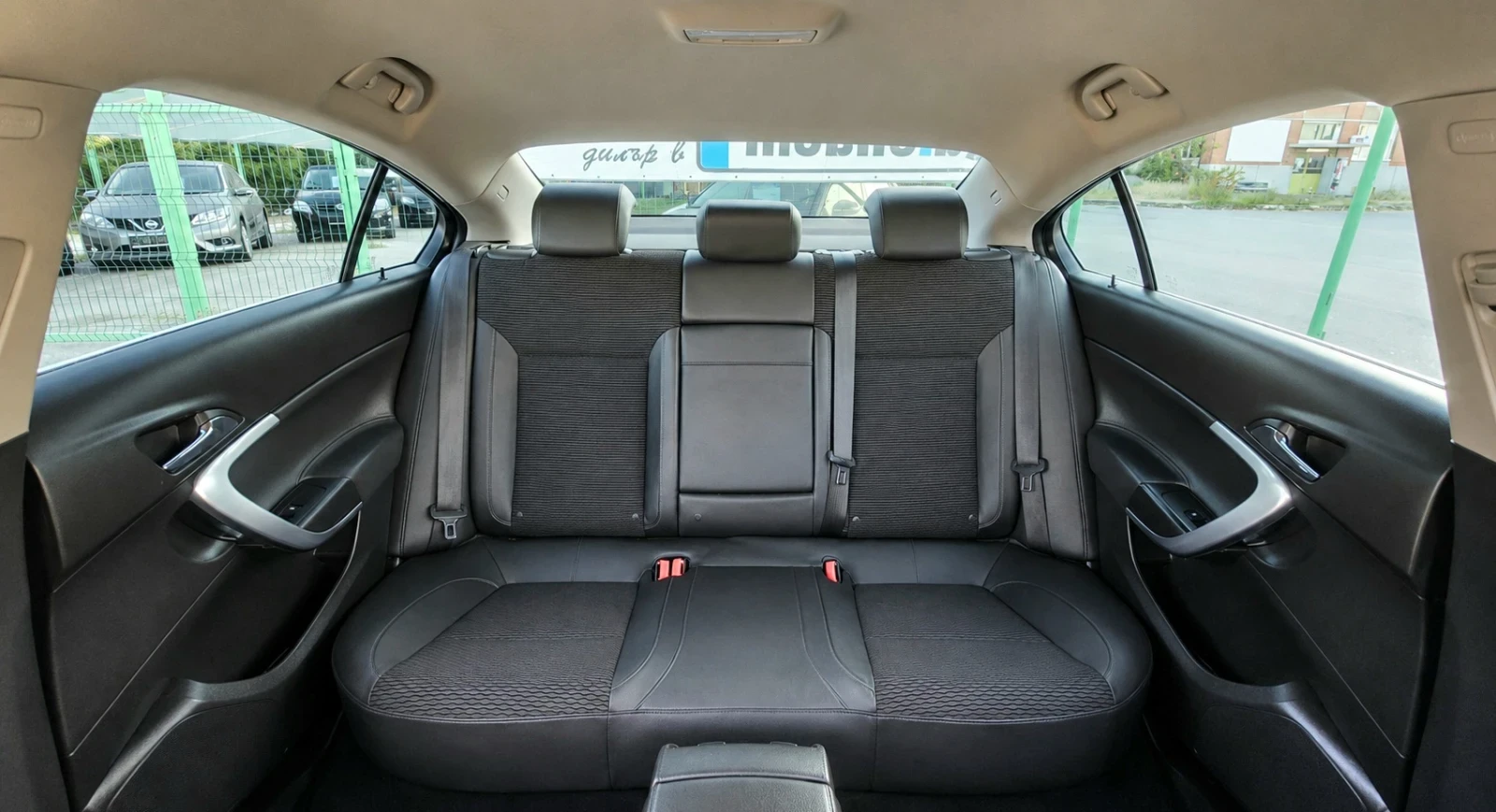 Opel Insignia 2.0CDTi/COSMO/NAVi/XENON/DIGITAL/КАТО НОВА, снимка 9 - Автомобили и джипове - 55905076