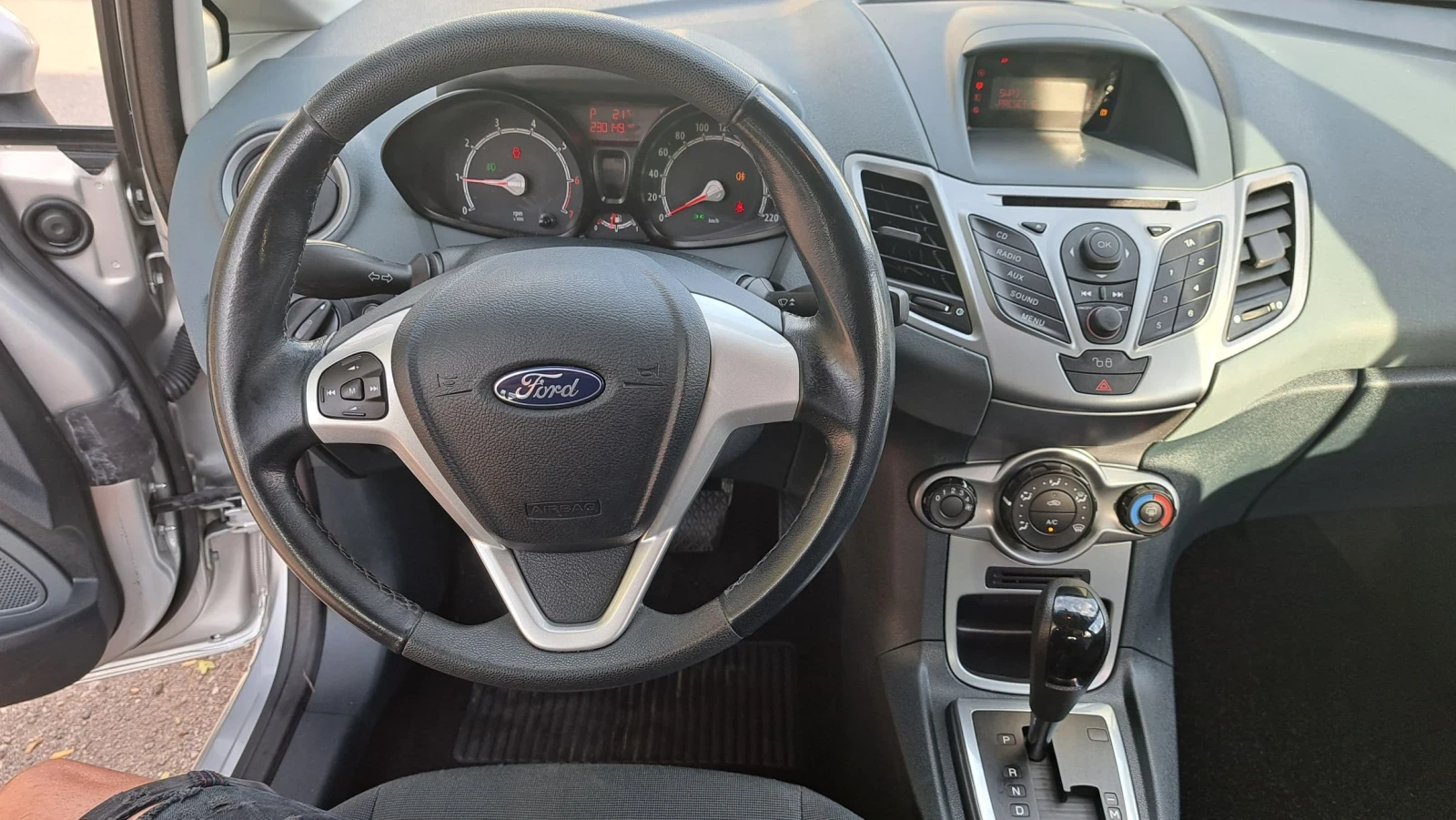 Ford Fiesta Automatic | Mobile.bg � ����������� 13