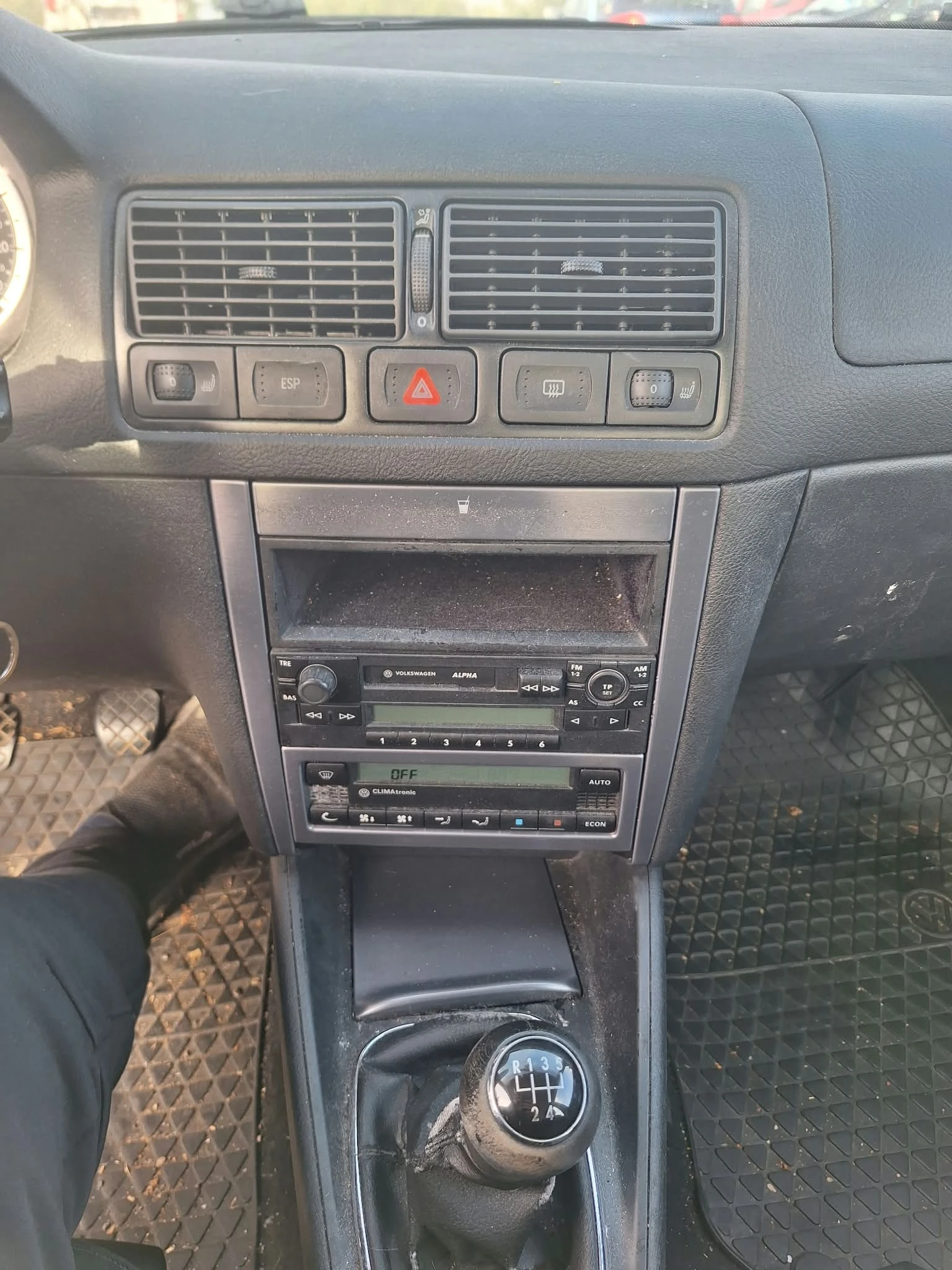 VW Golf 1.4i klima, снимка 11 - Автомобили и джипове - 56744977