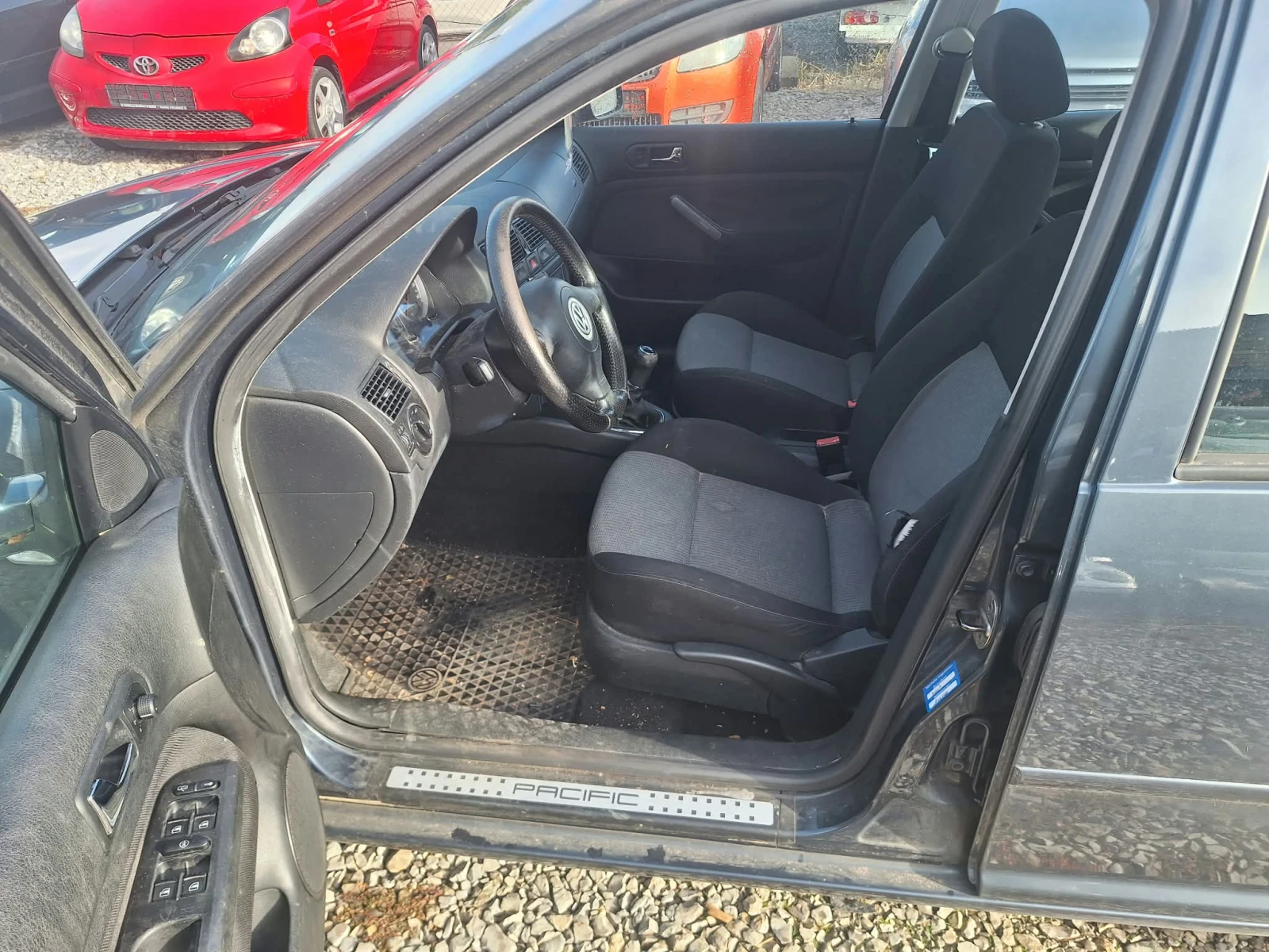 VW Golf 1.4i klima, снимка 8 - Автомобили и джипове - 56744977