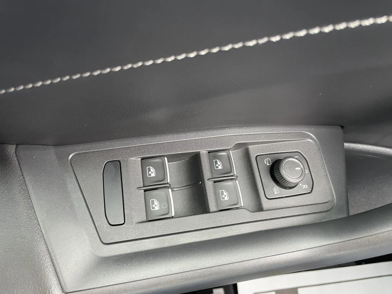 VW T-Roc Cabrio STYLE + LED PLUS, снимка 13 - Автомобили и джипове - 52470861