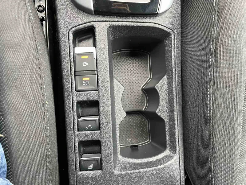 VW T-Roc Cabrio STYLE + LED PLUS, снимка 10 - Автомобили и джипове - 52470861