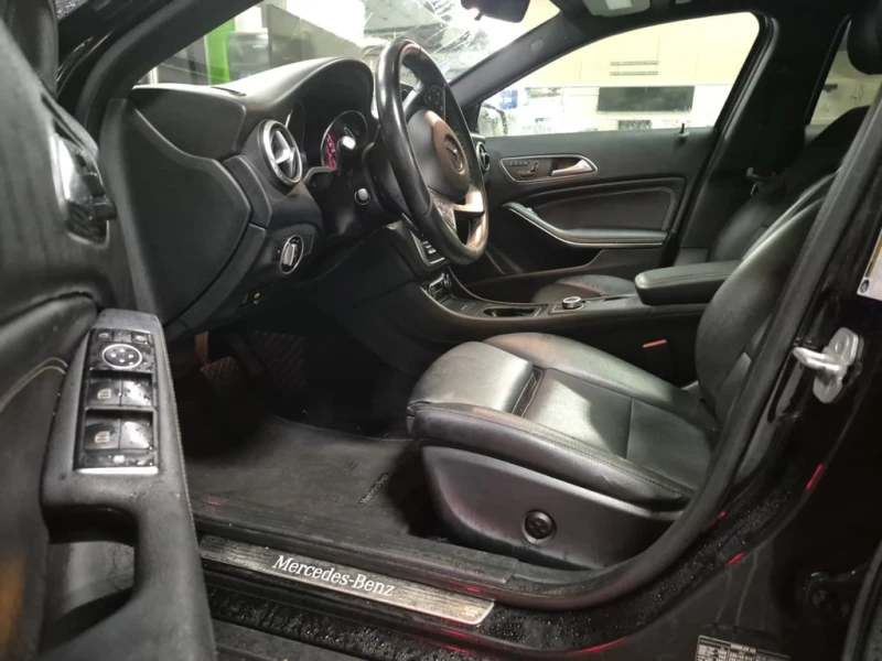Mercedes-Benz GLA * 250 * CARFAX * ФИНАНСИРАНЕ, снимка 5 - Автомобили и джипове - 52769355