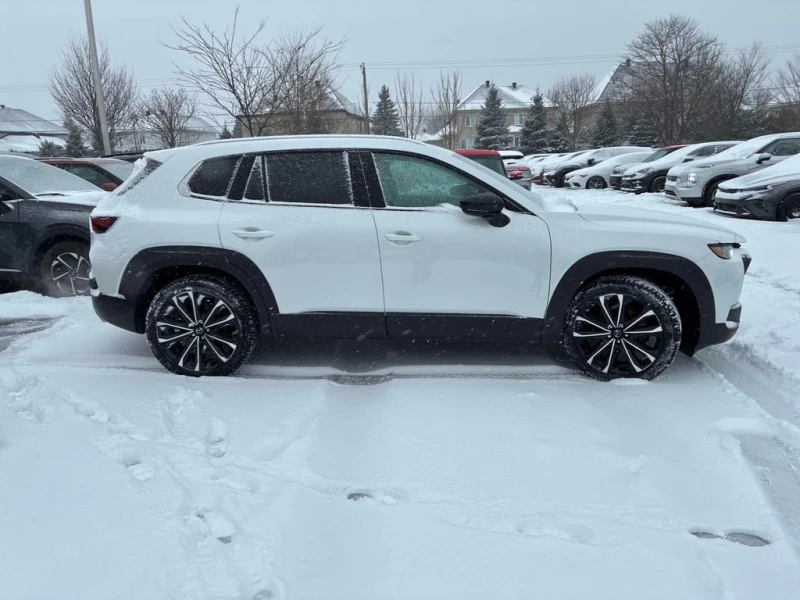 Mazda CX-50 2023 AWD * CARFAX * БЕЗ ПЪРВОНАЧАЛНА ВНОСКА, снимка 3 - Автомобили и джипове - 53127334