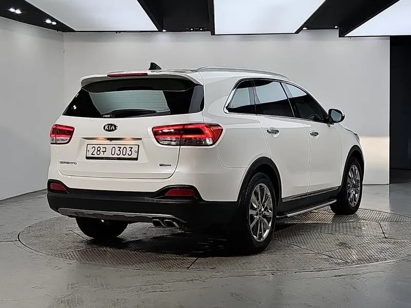 Kia Sorento 2.0 2WD PRESTIGE, снимка 4 - Автомобили и джипове - 56305619