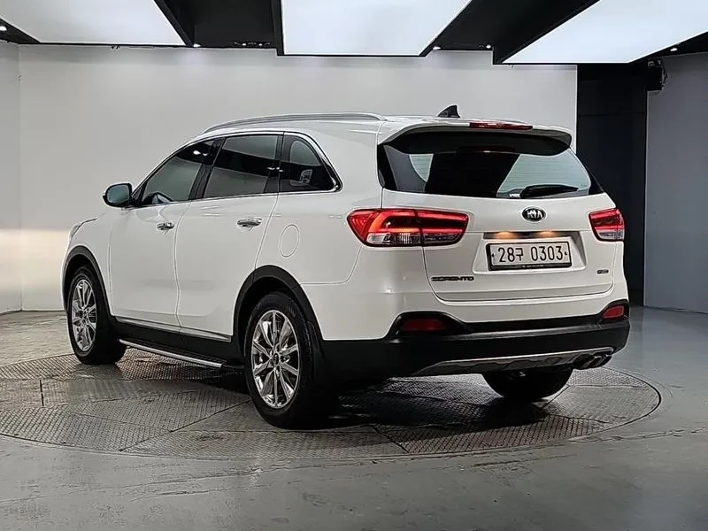 Kia Sorento 2.0 2WD PRESTIGE, снимка 3 - Автомобили и джипове - 56305619