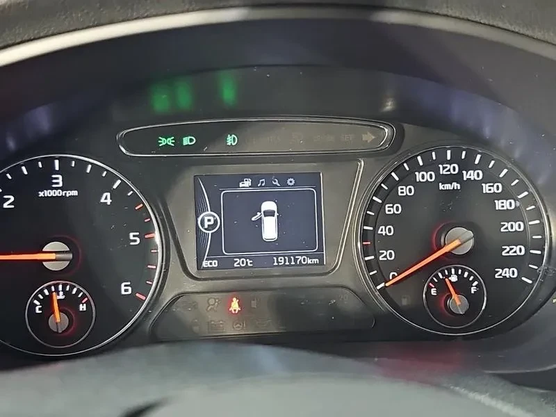 Kia Sorento 2.0 2WD PRESTIGE, снимка 7 - Автомобили и джипове - 56305619