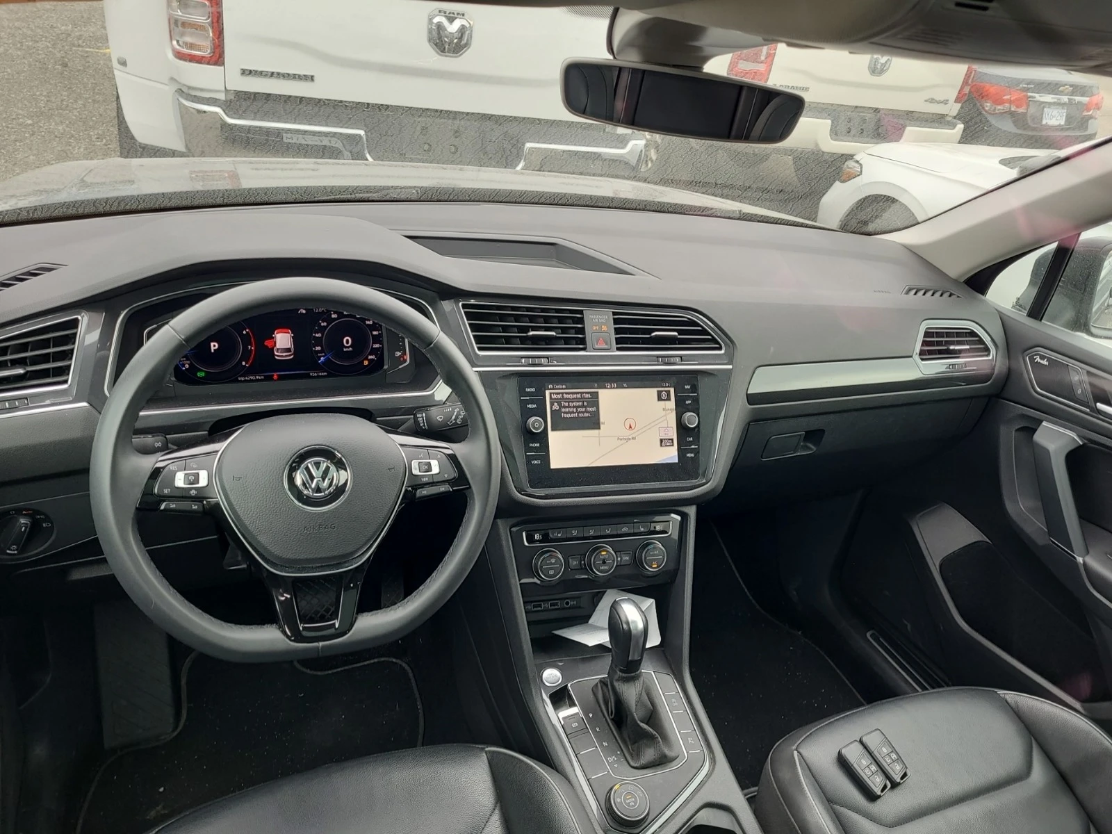 VW Tiguan SEL PREMIUM R-LINE * * CARFAX * * АВТО КРЕДИТ * *  - изображение 6