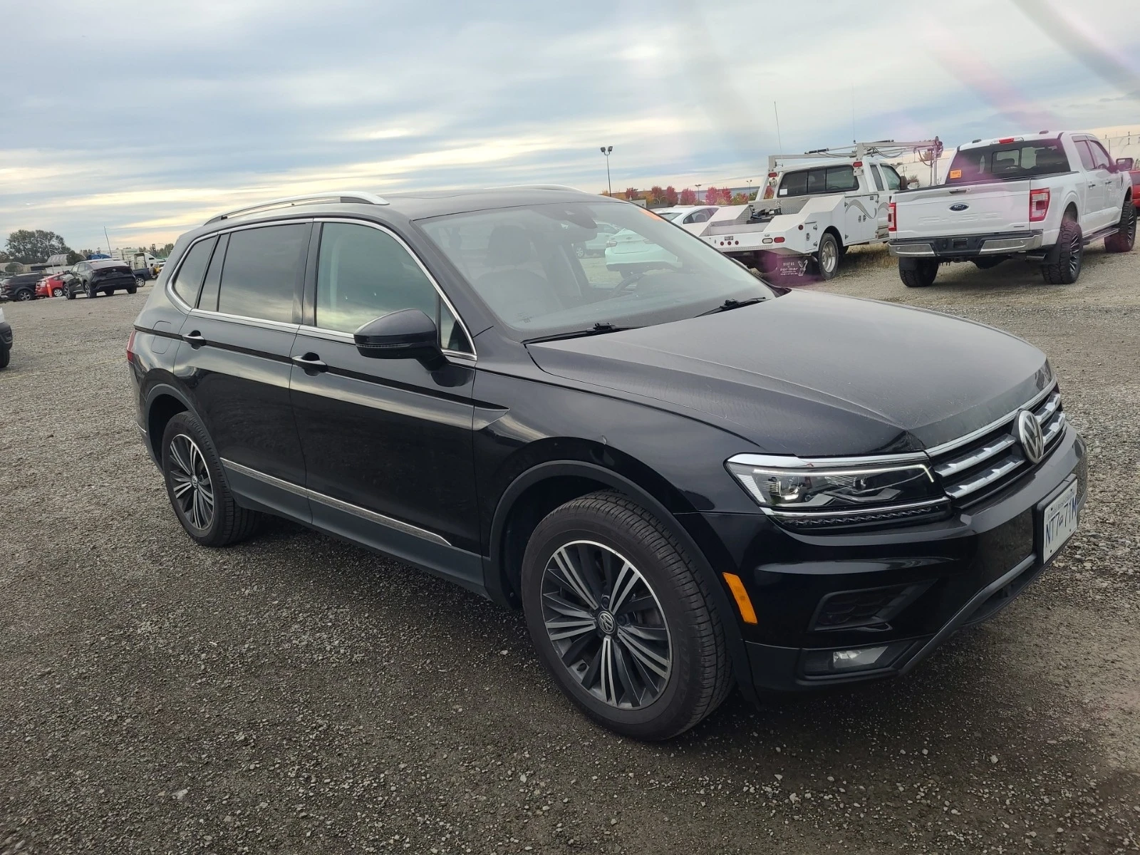 VW Tiguan SEL PREMIUM R-LINE * * CARFAX * * АВТО КРЕДИТ * *  - изображение 2