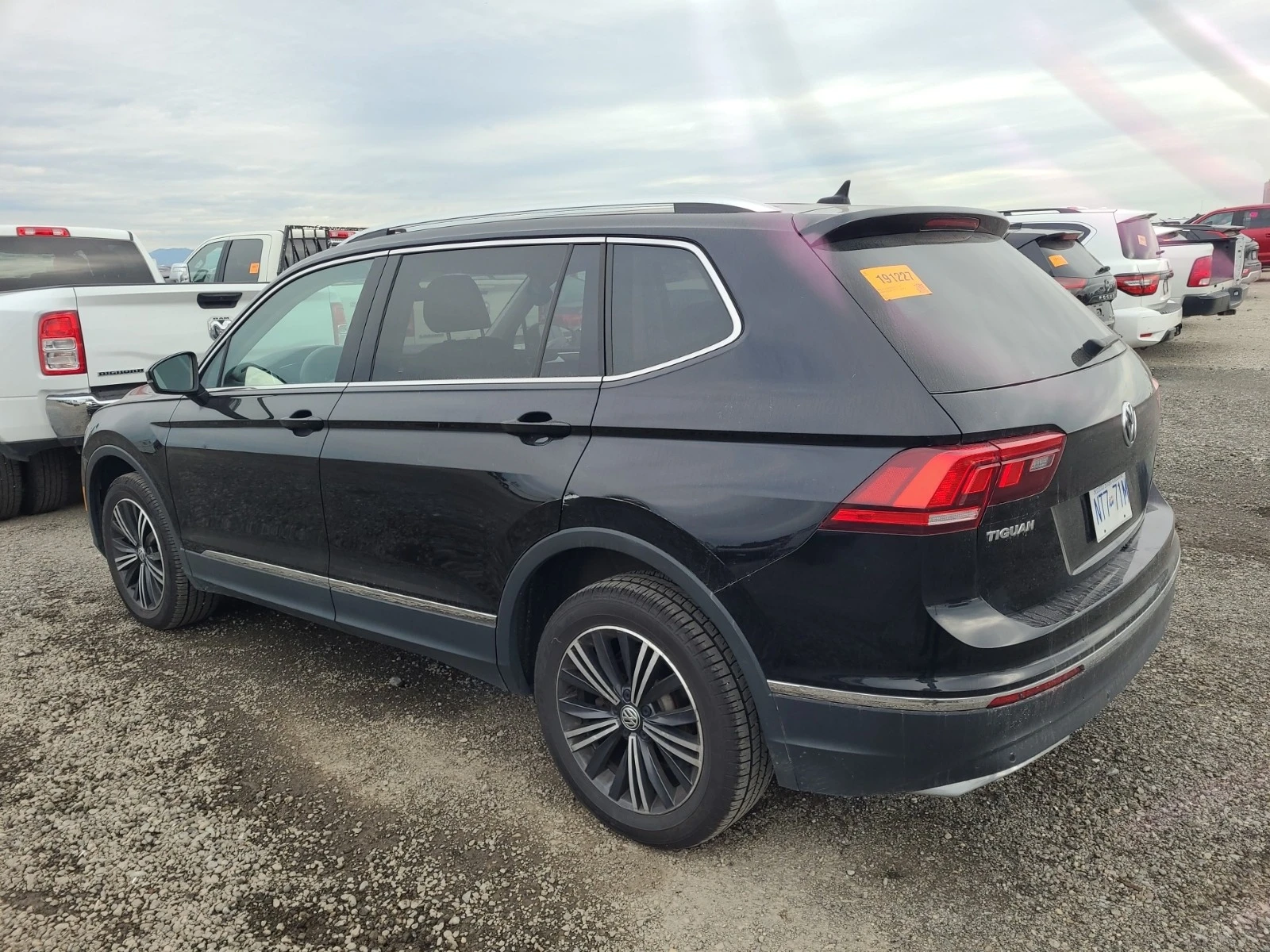 VW Tiguan SEL PREMIUM R-LINE * * CARFAX * * АВТО КРЕДИТ * *  - изображение 4