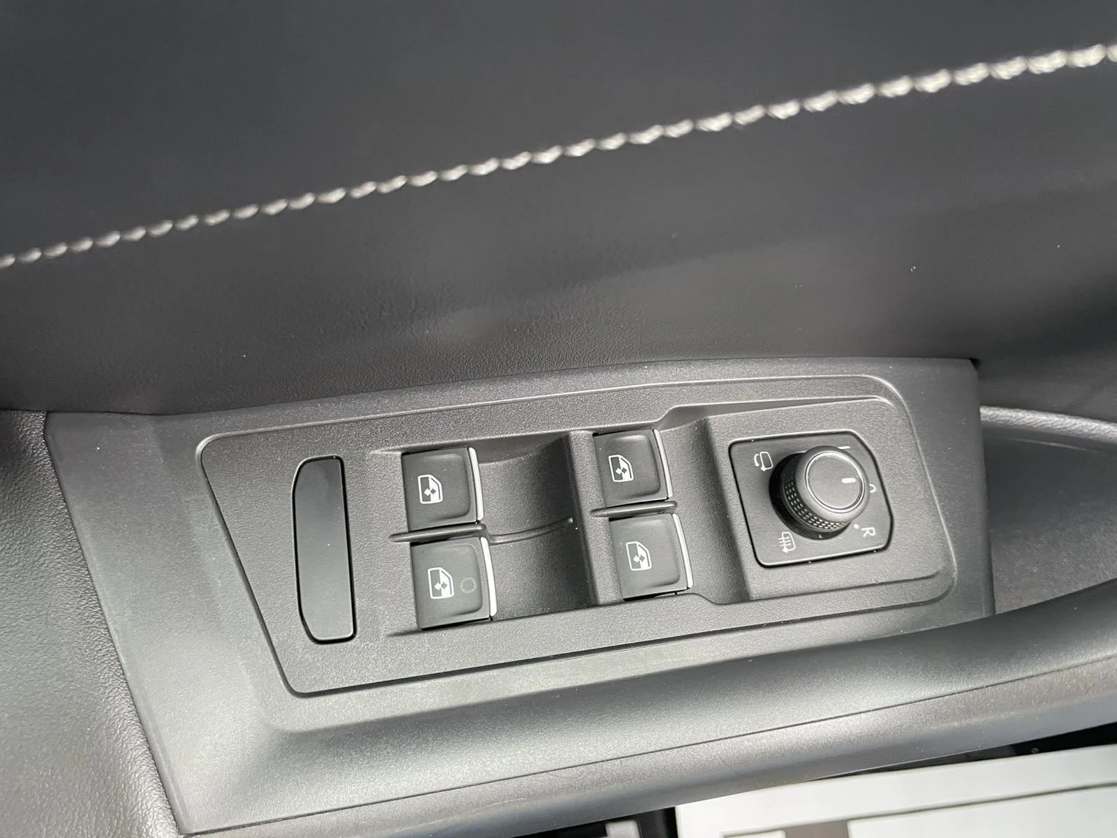 VW T-Roc Cabrio STYLE + LED PLUS | Mobile.bg   13