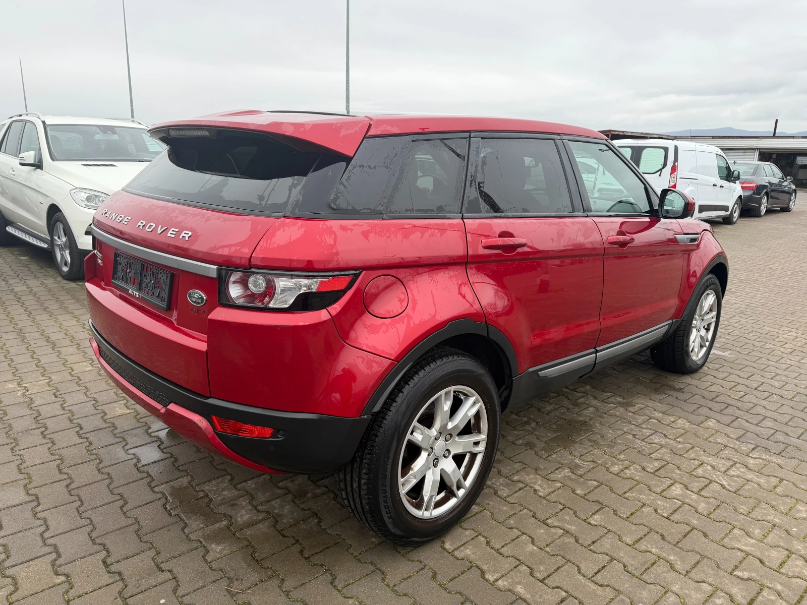 Land Rover Evoque 2.2Td4 4X4 AVTOMAT/NAVI/KOJA/PANORAM EURO 5 - изображение 6