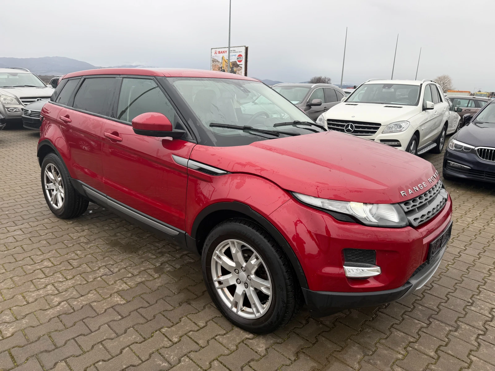 Land Rover Evoque 2.2Td4 4X4 AVTOMAT/NAVI/KOJA/PANORAM EURO 5 - изображение 4