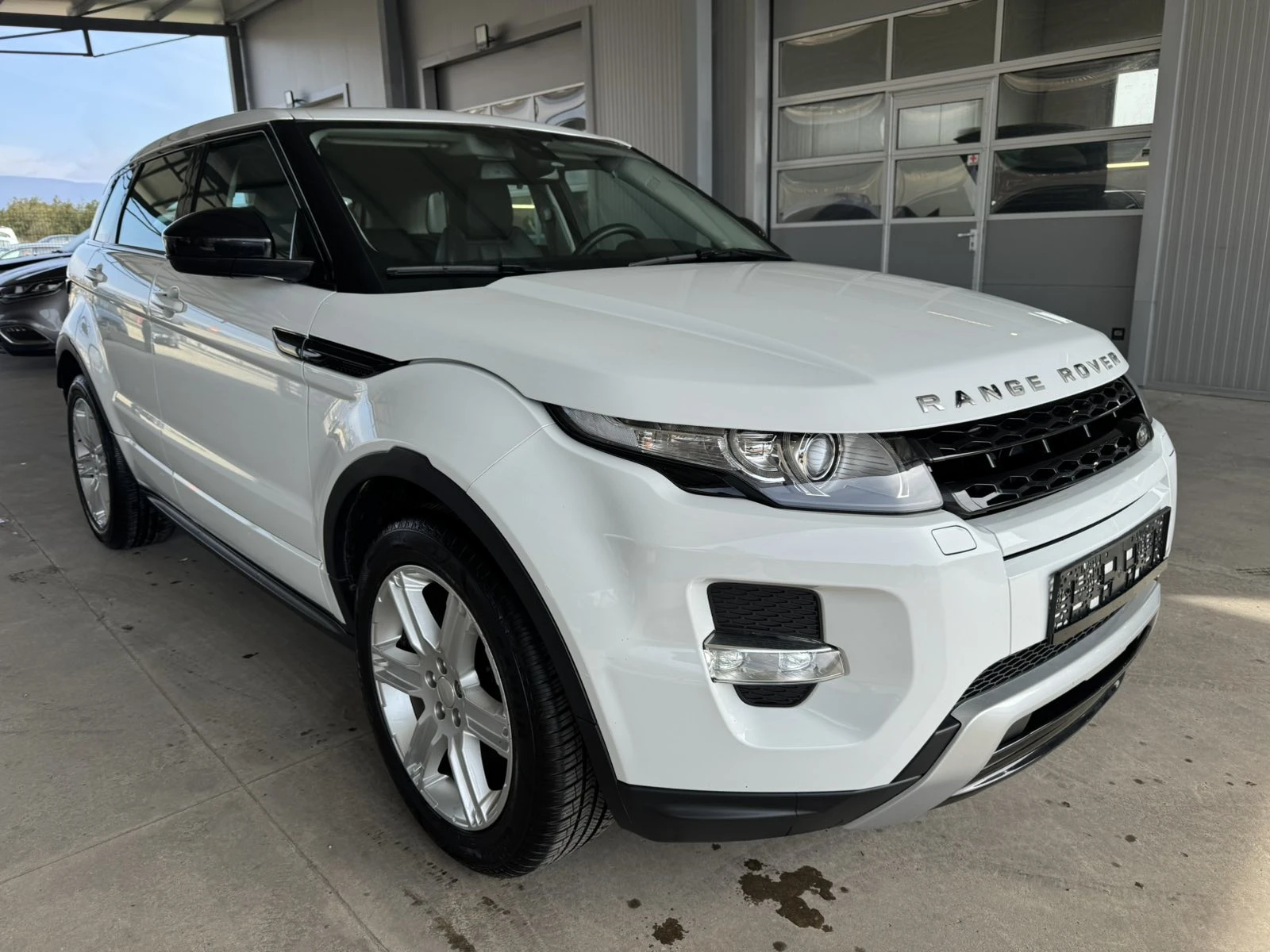 Land Rover Range Rover Evoque 2.2D* 150ps* 4x4* R-Dynamic* ����* ���� | Mobile.bg � ����������� 7
