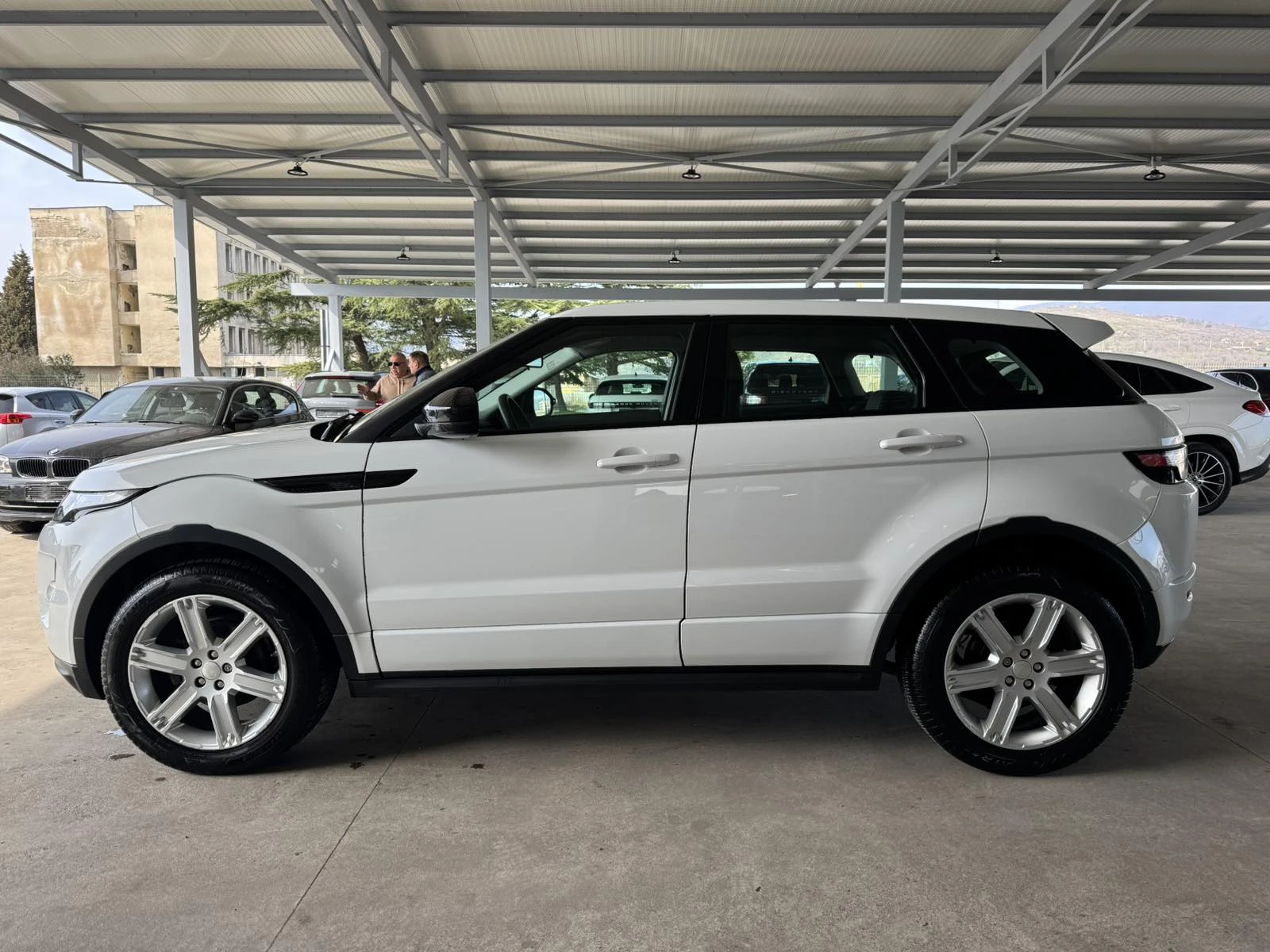 Land Rover Range Rover Evoque 2.2D* 150ps* 4x4* R-Dynamic* ����* ���� | Mobile.bg � ����������� 2