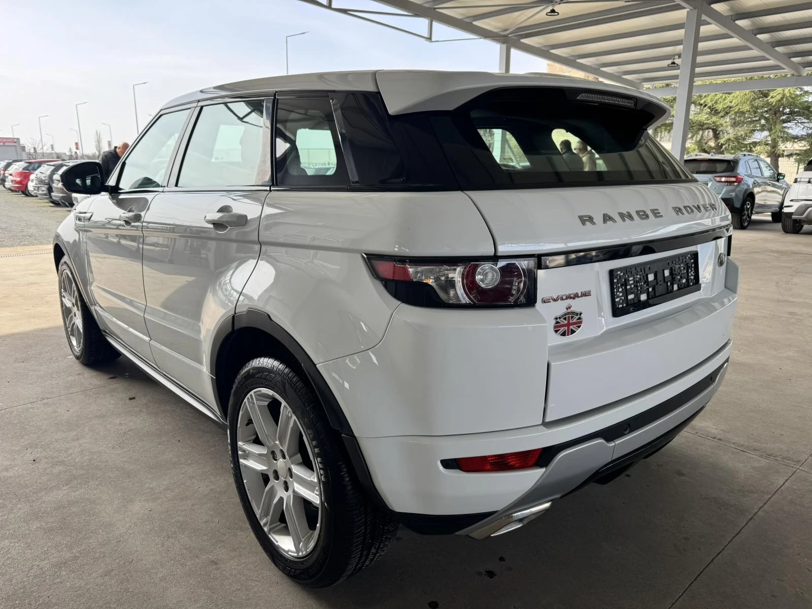 Land Rover Range Rover Evoque 2.2D* 150ps* 4x4* R-Dynamic* ����* ���� | Mobile.bg � ����������� 3