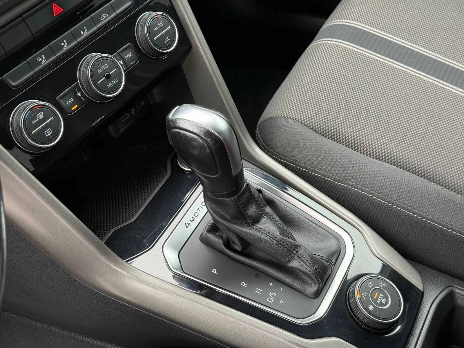 VW T-Roc 2.0TDI DSG 4x4 VIRTUAL CAMERA !! 100% ������ �� !! | Mobile.bg � ����������� 13