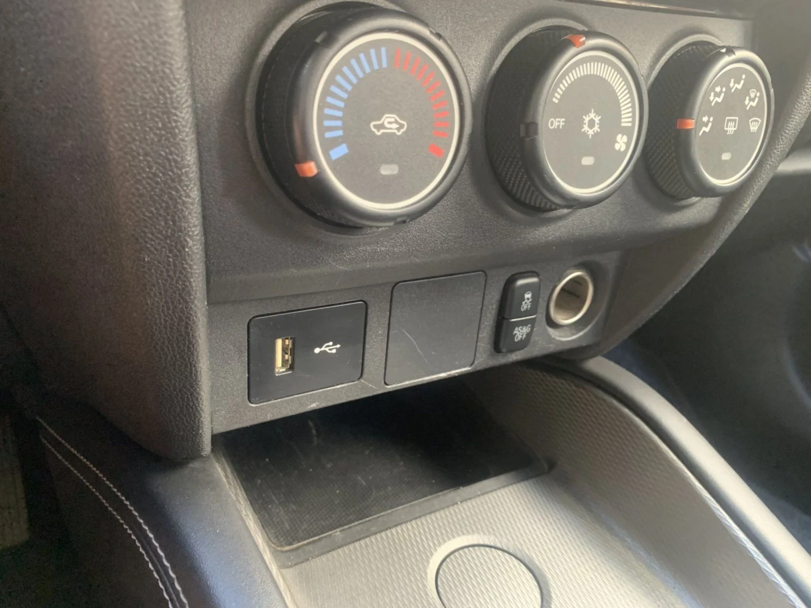 Mitsubishi ASX 1.6D , снимка 7 - Автомобили и джипове - 54335212