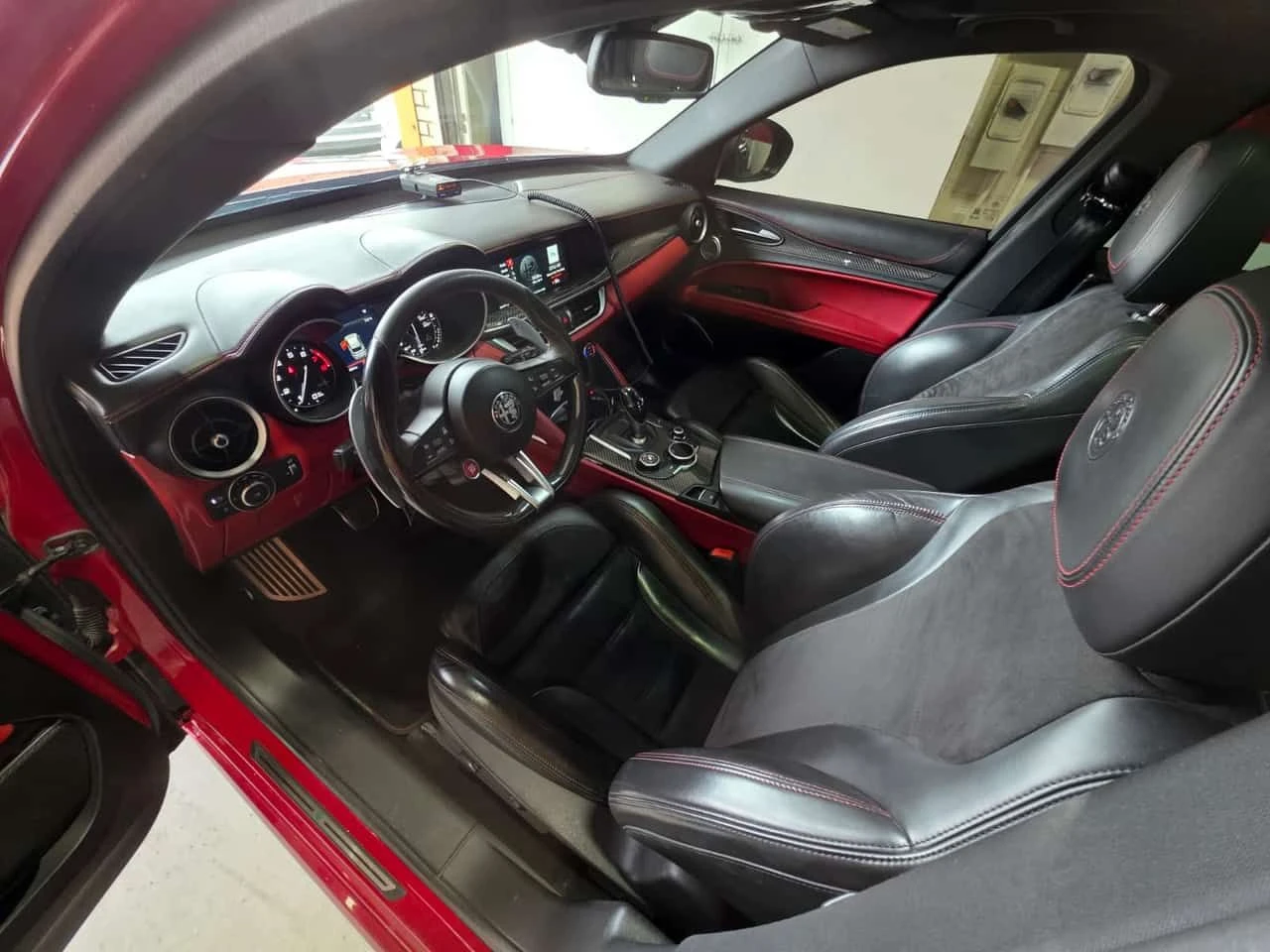 Alfa Romeo Stelvio * Quadrifoglio * CARFAX * ЦЕНА ДО БГ, снимка 5 - Автомобили и джипове - 54981498