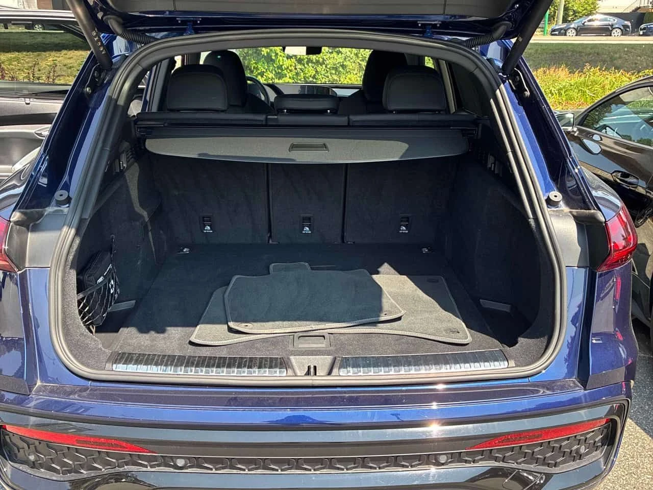 Audi Q5 Technik | CARFAX | АВТОКРЕДИТ БЕЗ ПЪРВОНАЧАЛНА , снимка 12 - Автомобили и джипове - 55593553