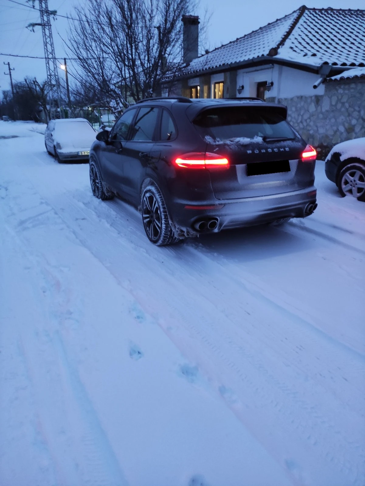 Porsche Cayenne S E-Hybrid, снимка 3 - Автомобили и джипове - 56474387