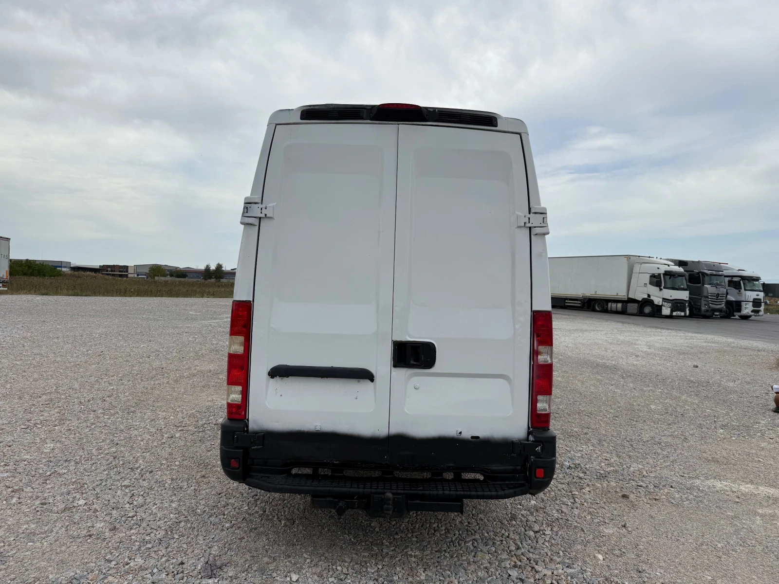 Iveco 35c18 Макси база - изображение 7
