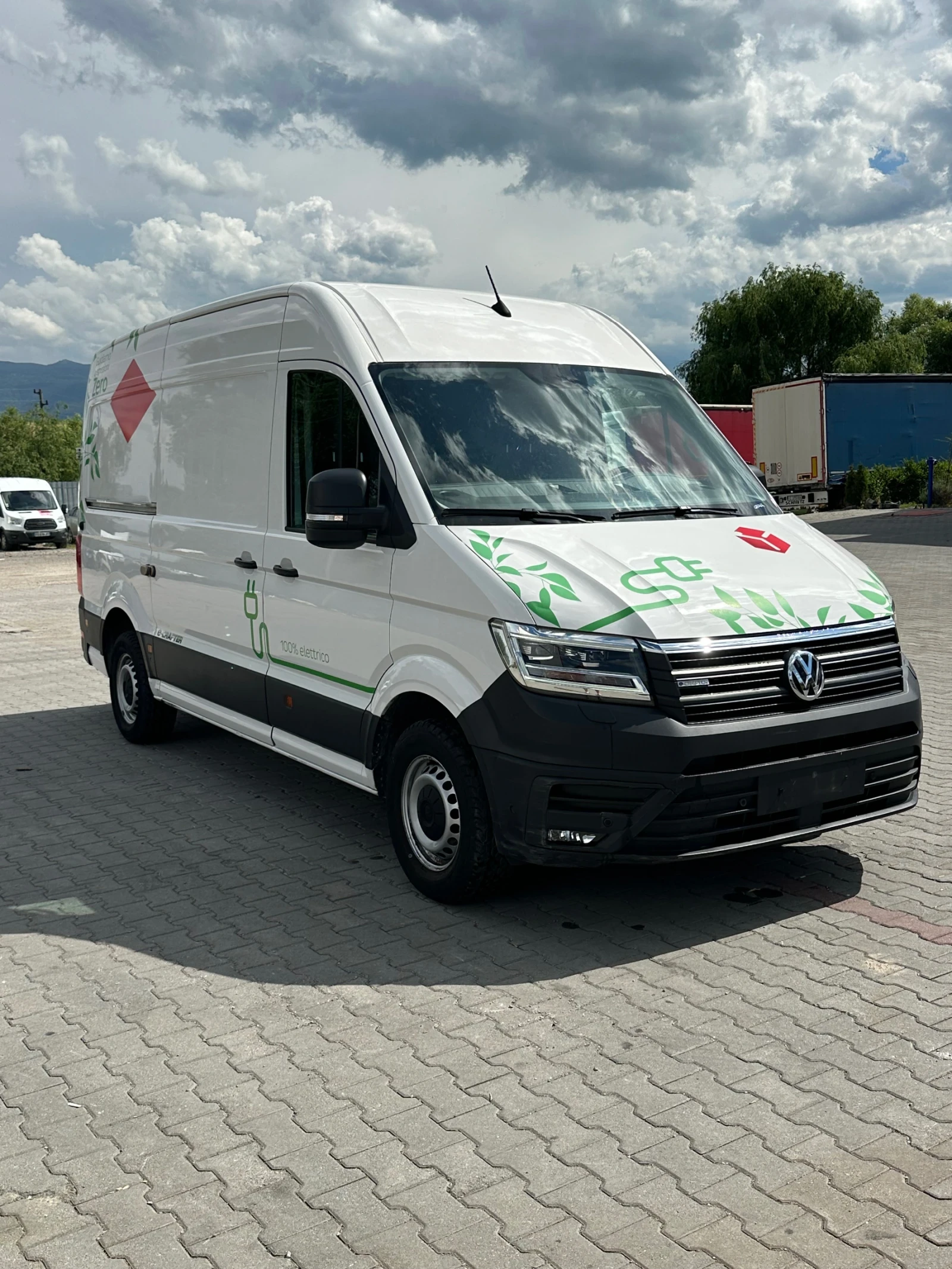VW Crafter, снимка 2 - Бусове и автобуси - 54947131
