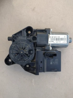     807301111R        RENAULT FLUENCE 0130822478