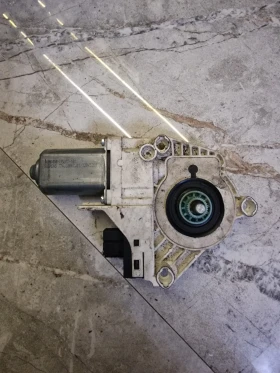     7746006701      AUDI A6