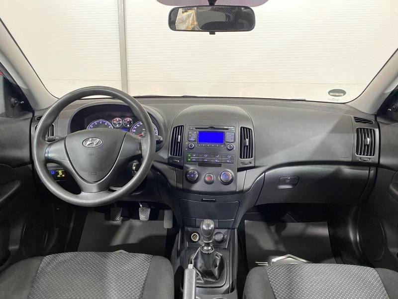 Hyundai I30 1.4i GAS, снимка 8 - Автомобили и джипове - 45666212