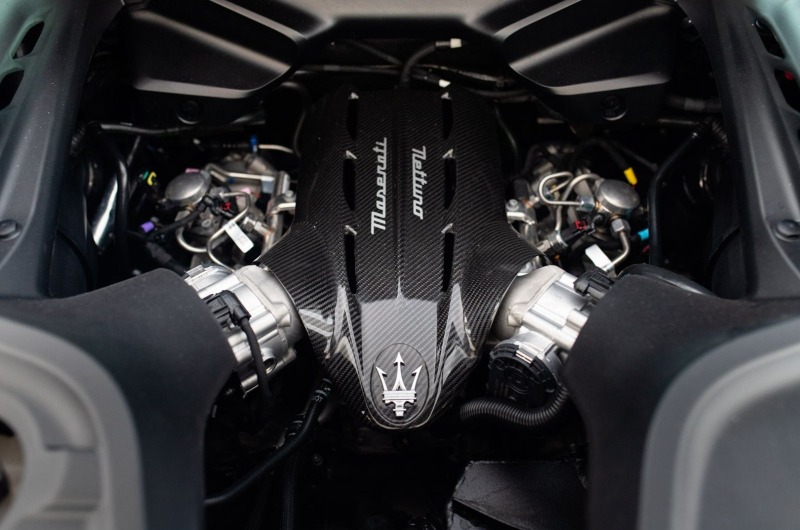Maserati MC20 = NEW= Carbon Interior Гаранция, снимка 12 - Автомобили и джипове - 46481126