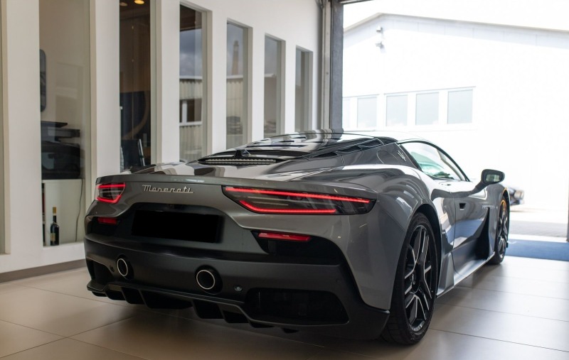 Maserati MC20 = NEW= Carbon Interior Гаранция, снимка 3 - Автомобили и джипове - 46481126