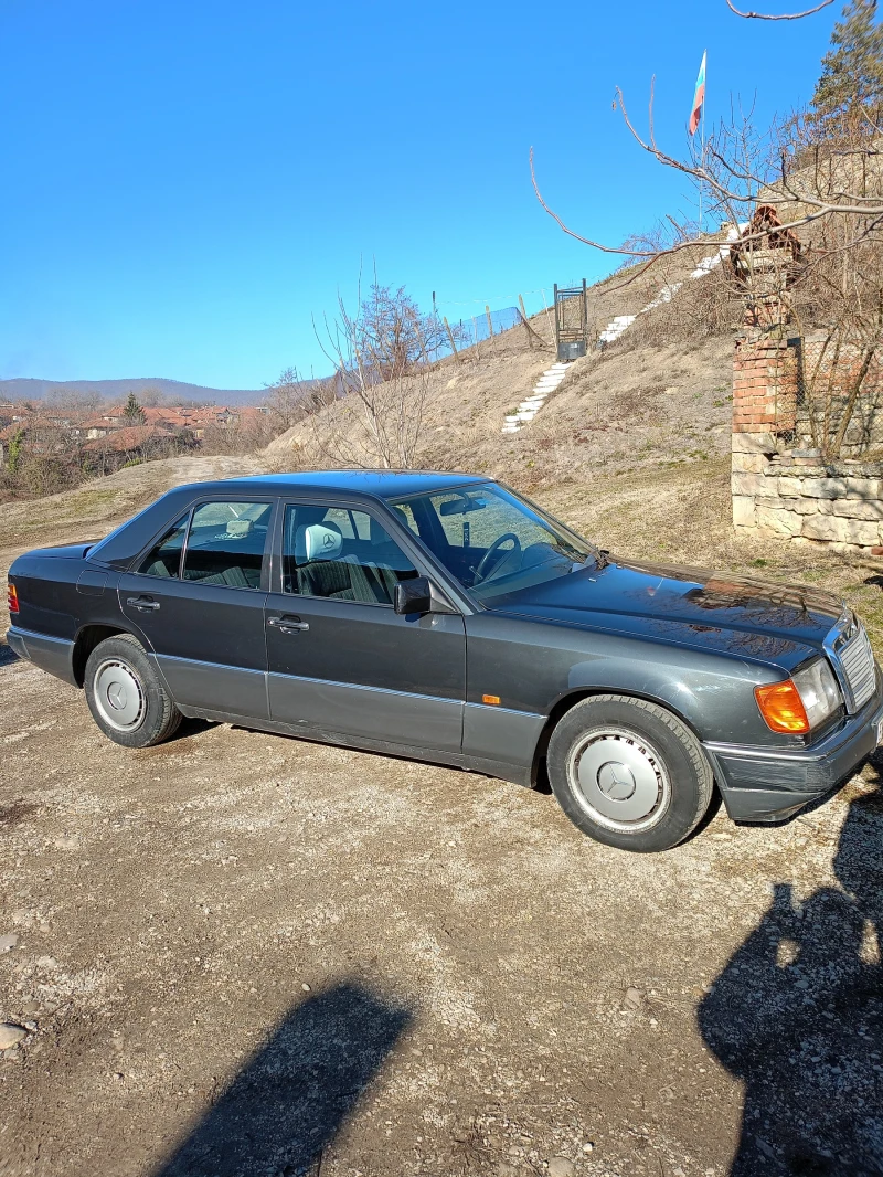 Mercedes-Benz 124 200Е, снимка 3 - Автомобили и джипове - 48885108