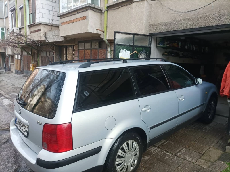 VW Passat, снимка 4 - Автомобили и джипове - 49327024