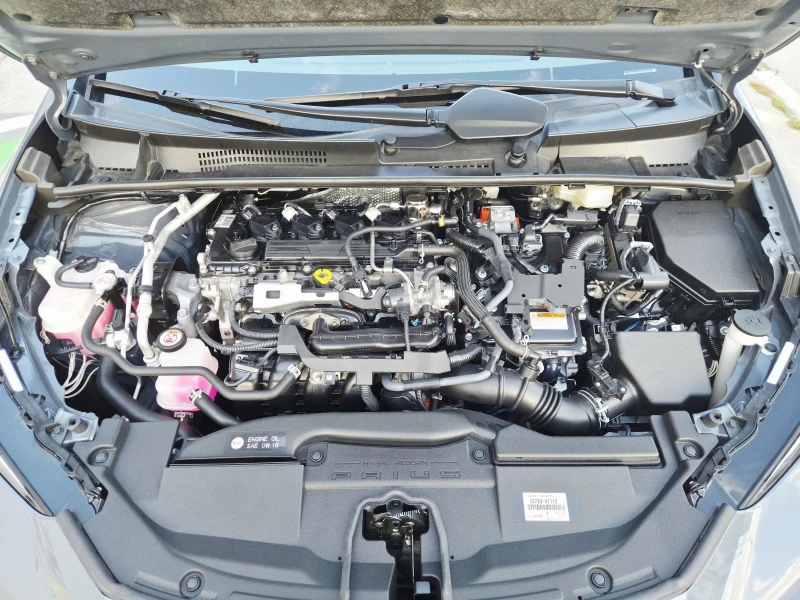 Toyota Prius 2.0 HIBRID HEV, снимка 7 - Автомобили и джипове - 52552394