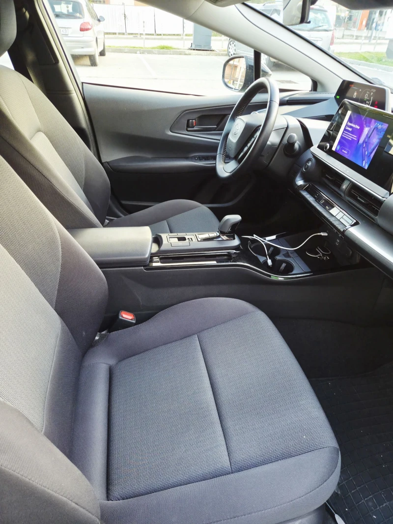 Toyota Prius 2.0 HIBRID HEV, снимка 13 - Автомобили и джипове - 52552394