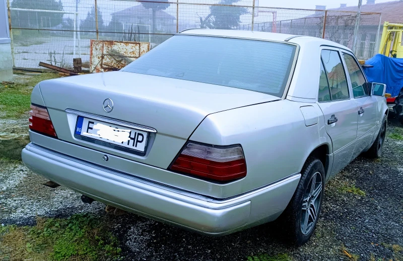 Mercedes-Benz 124