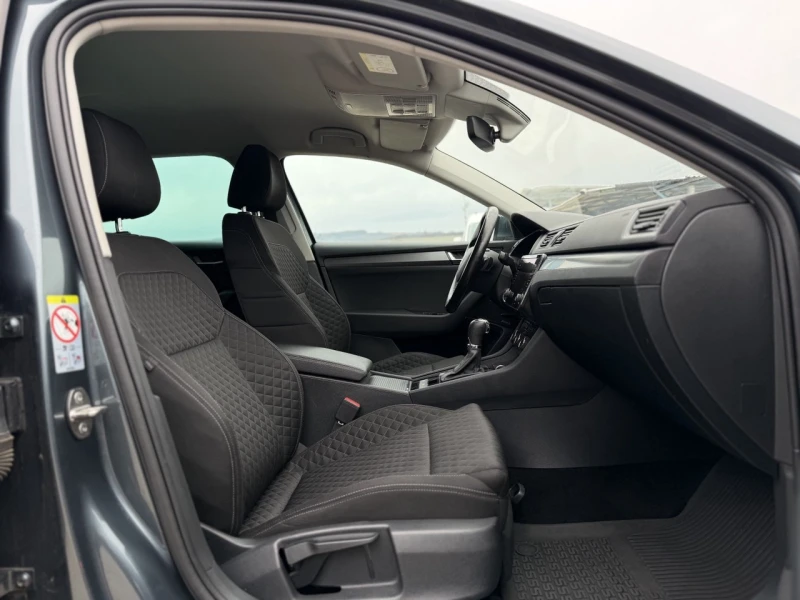Skoda Superb 2.0TDI DSG CAMERA, снимка 12 - Автомобили и джипове - 53269635
