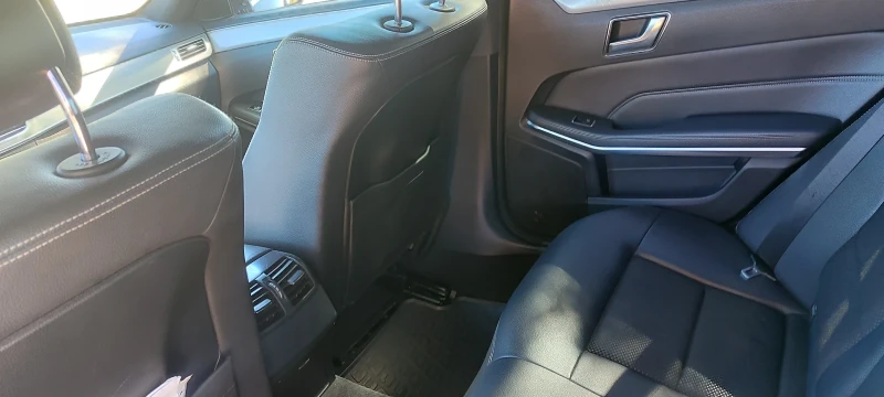 Mercedes-Benz E 220, снимка 10 - Автомобили и джипове - 53278977