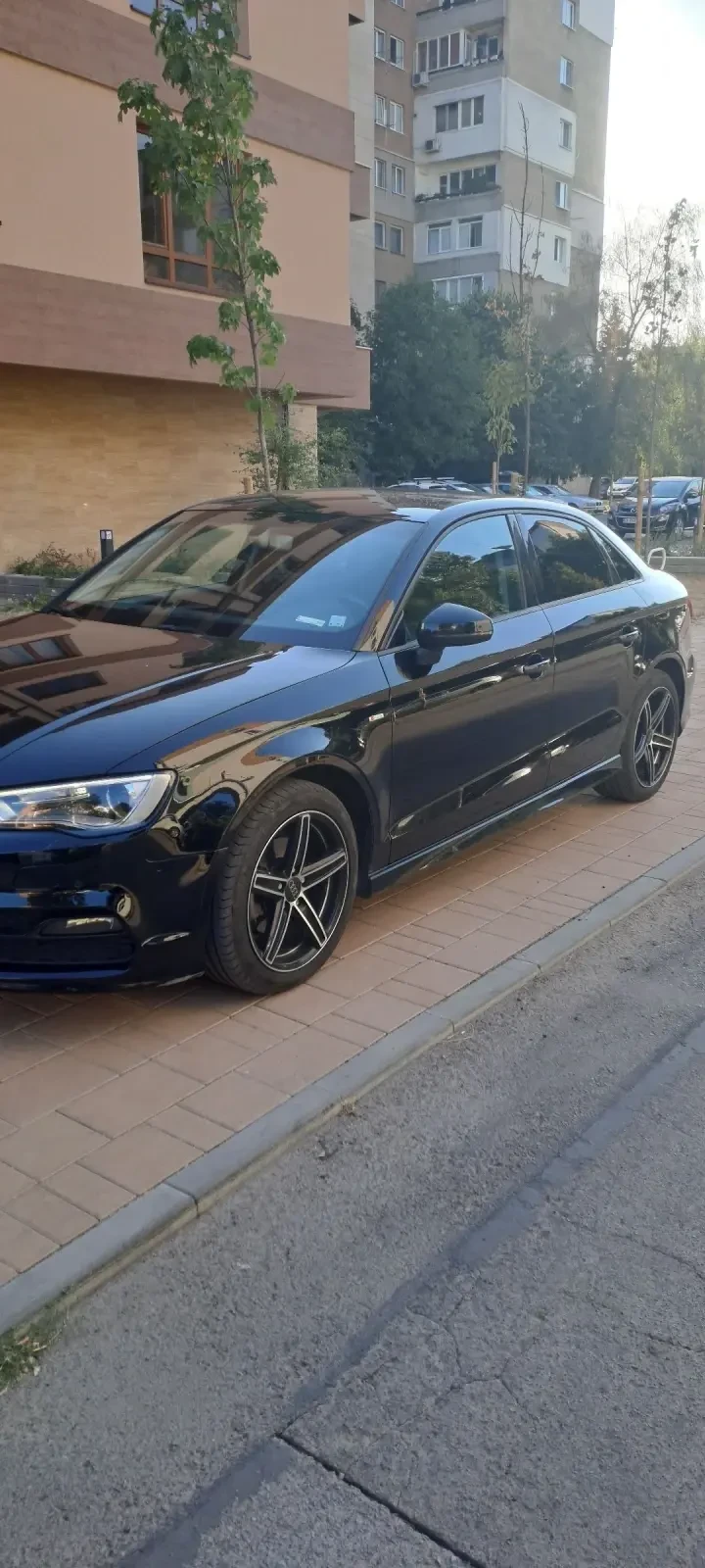 Audi A3 Седан 1.6 TDI, снимка 16 - Автомобили и джипове - 46452522