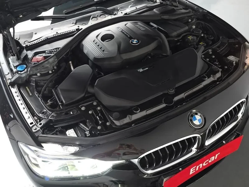 BMW 330 I M Sports, снимка 5 - Автомобили и джипове - 56162026