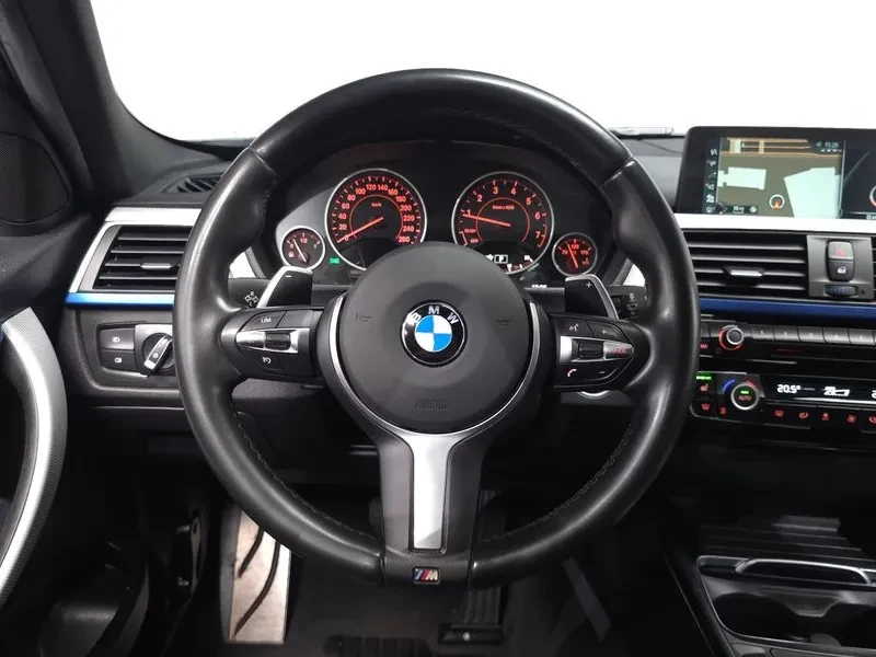 BMW 330 I M Sports, снимка 11 - Автомобили и джипове - 56162026