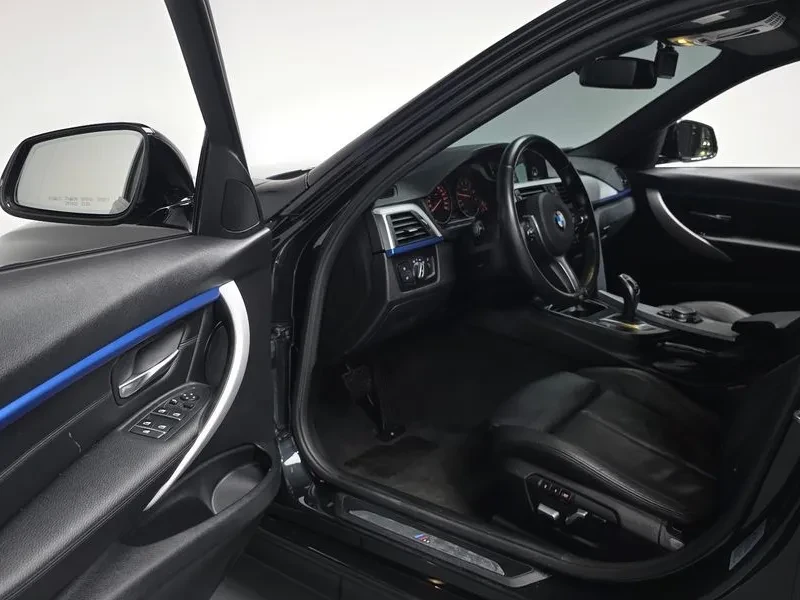 BMW 330 I M Sports, снимка 9 - Автомобили и джипове - 56162026