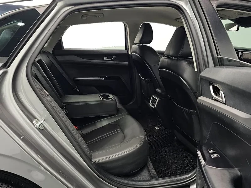 Kia K5 1.6 Turbo Prestige, снимка 12 - Автомобили и джипове - 56577603