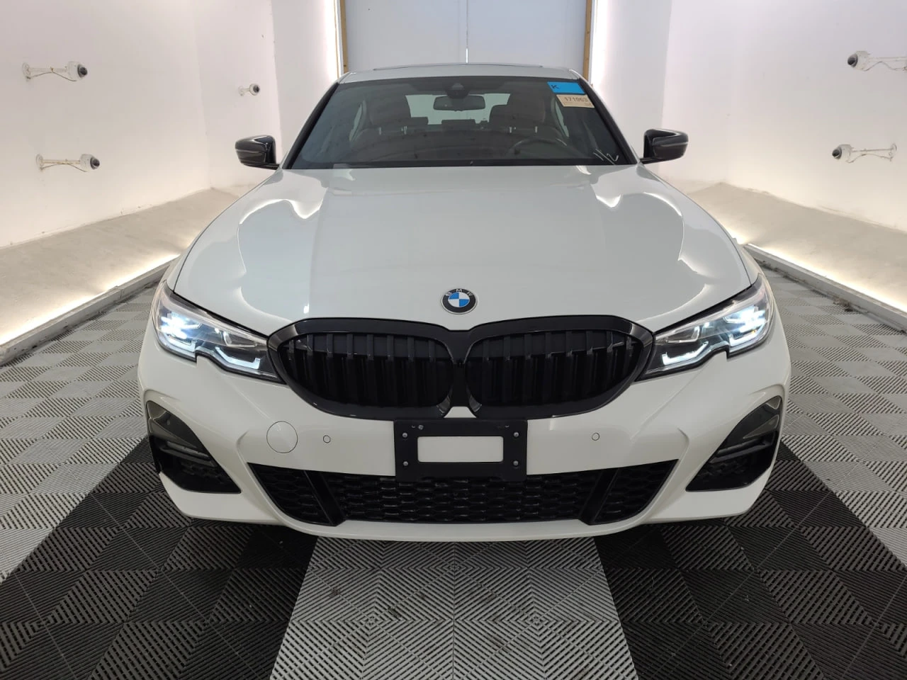 BMW 330 * CARFAX * АВТО КРЕДИТ * ЦЕНА ДО БГ! - изображение 2