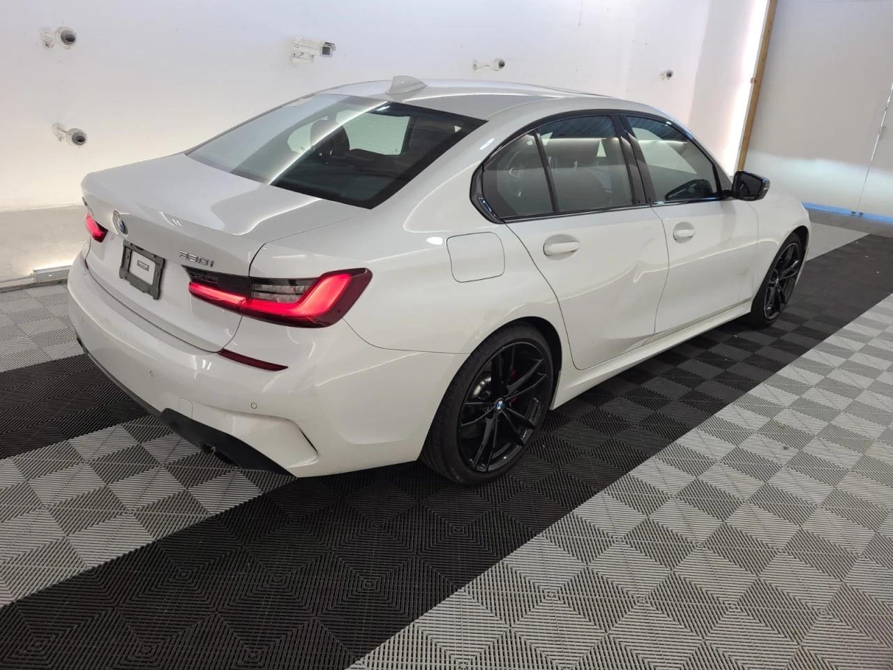 BMW 330 * CARFAX * АВТО КРЕДИТ * ЦЕНА ДО БГ! - изображение 6