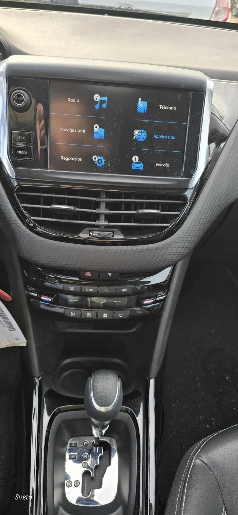 Peugeot 2008 1.2i 131k.c ALLURE ITALIA 83000km.  - изображение 8