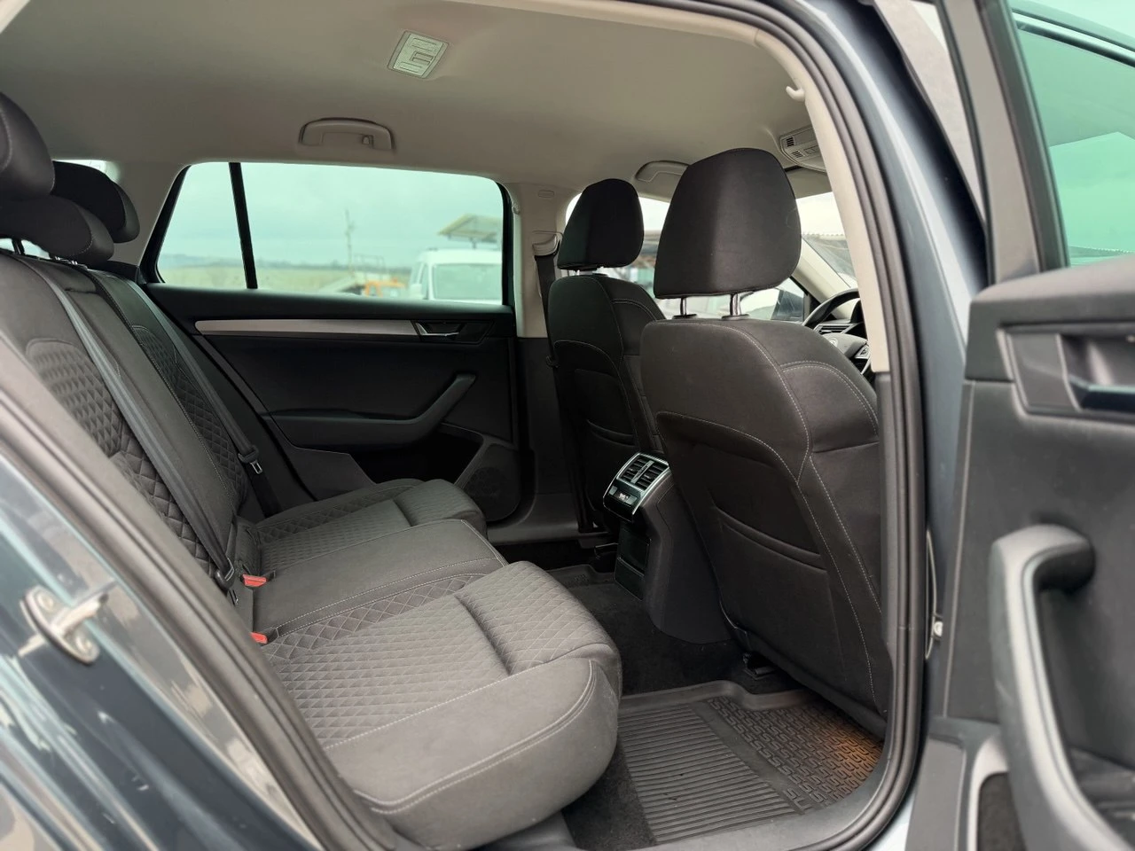 Skoda Superb 2.0TDI DSG CAMERA | Mobile.bg � ����������� 14